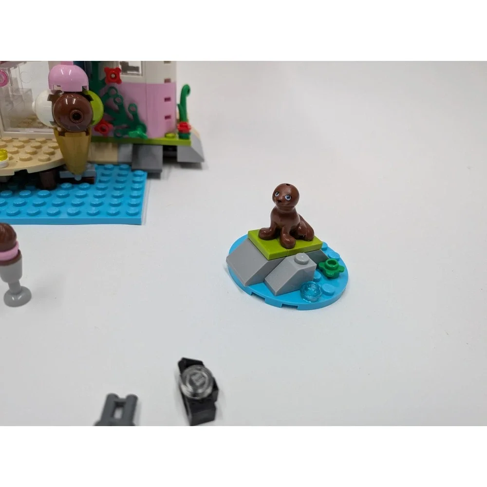 LEGO Friends Heartlake Lighthouse 41094 Ice Cream Shop Set w/Printed Manuals